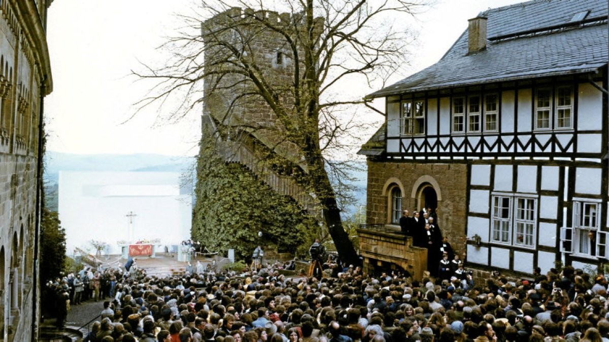 Festgottesdienst im Innenhof 04.05.1984 Festgottesdienst im Innenhof 04.05.1984